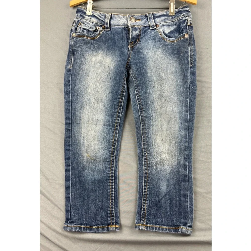 Paris Blue Capri Jeans Womens 3 Medium Wash Low Rise Studded Stretch Denim Good
